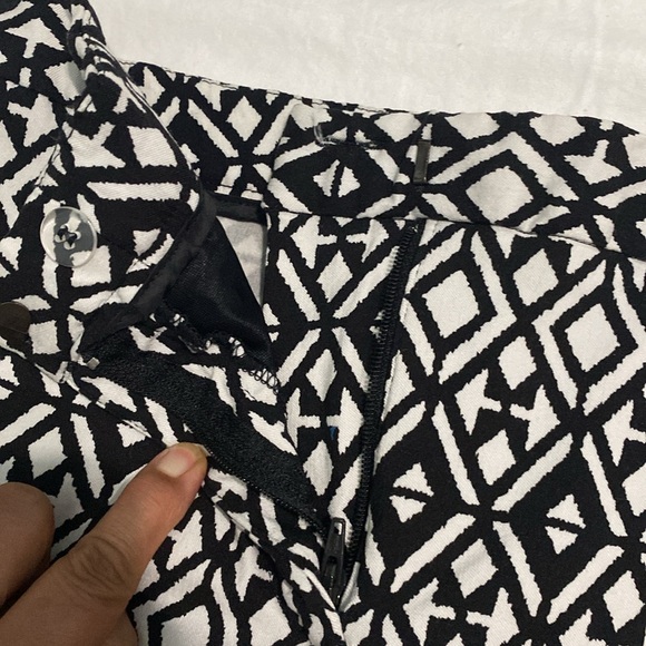 Mario Serrani Tribal prints shorts size 4 - Picture 3 of 8